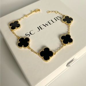 SC Jewelry Black and Gold Clover Bracelet